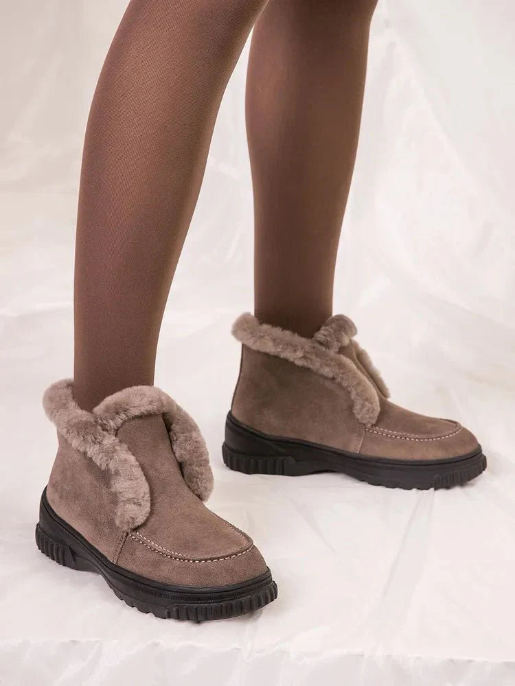 Ana Sneakers: Comfort and Style perfected.